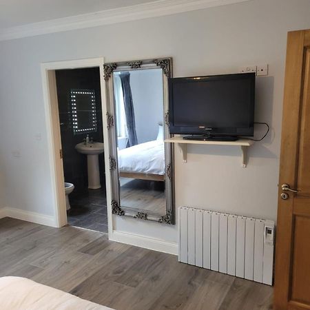 Large En-Suite Room Килларни Экстерьер фото